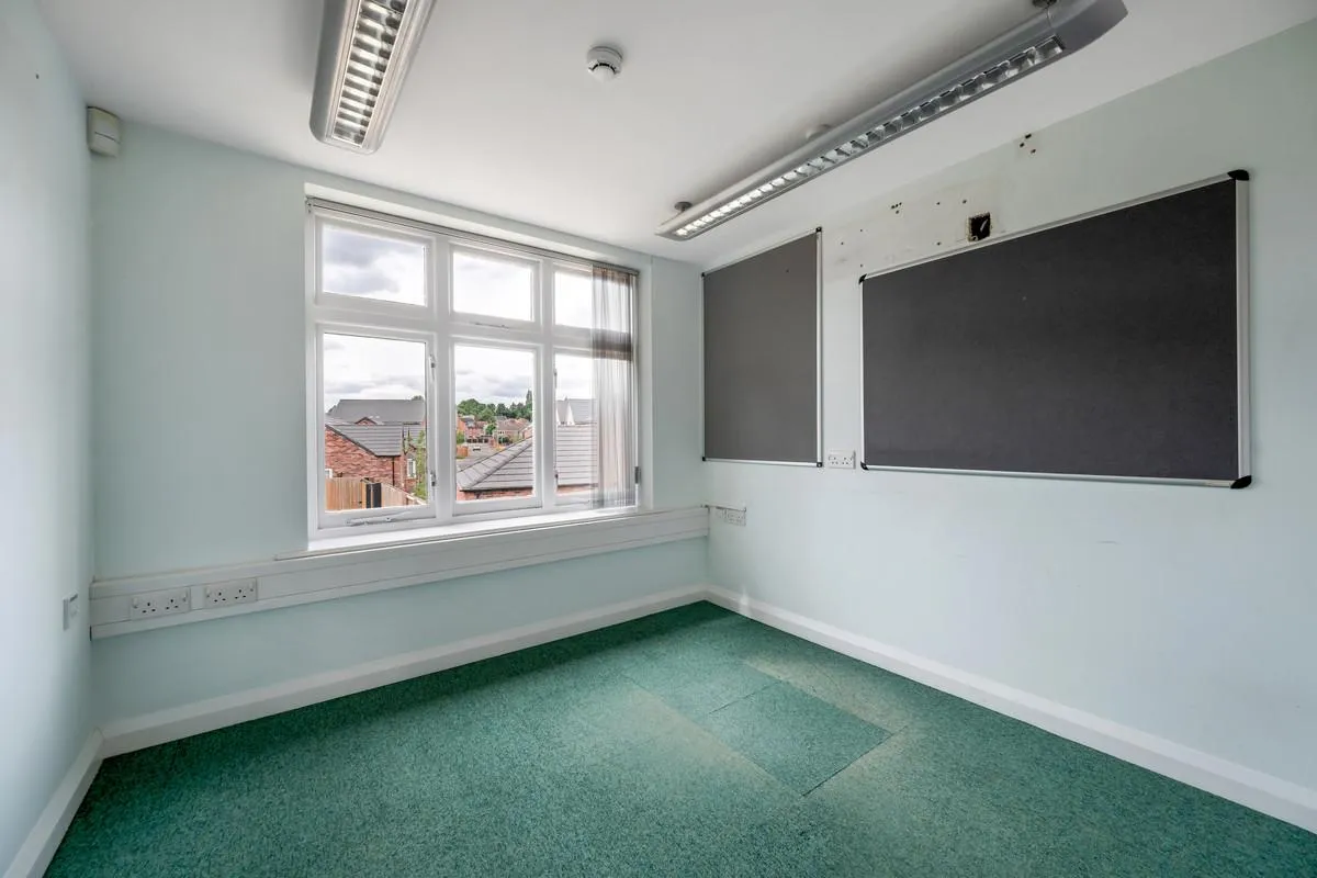 Bye Pass Road, Chilwell, NG9, photo 17