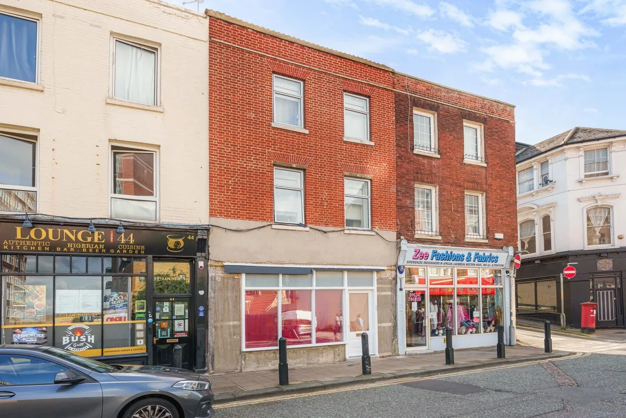 High Street, ME4, photo 18