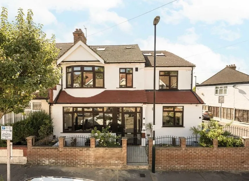 5 bed house for sale — Bishops Park Road, Norbury, SW16