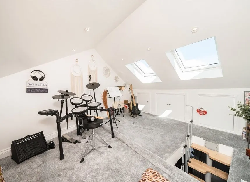 Bishops Park Road, Norbury, SW16, photo 9