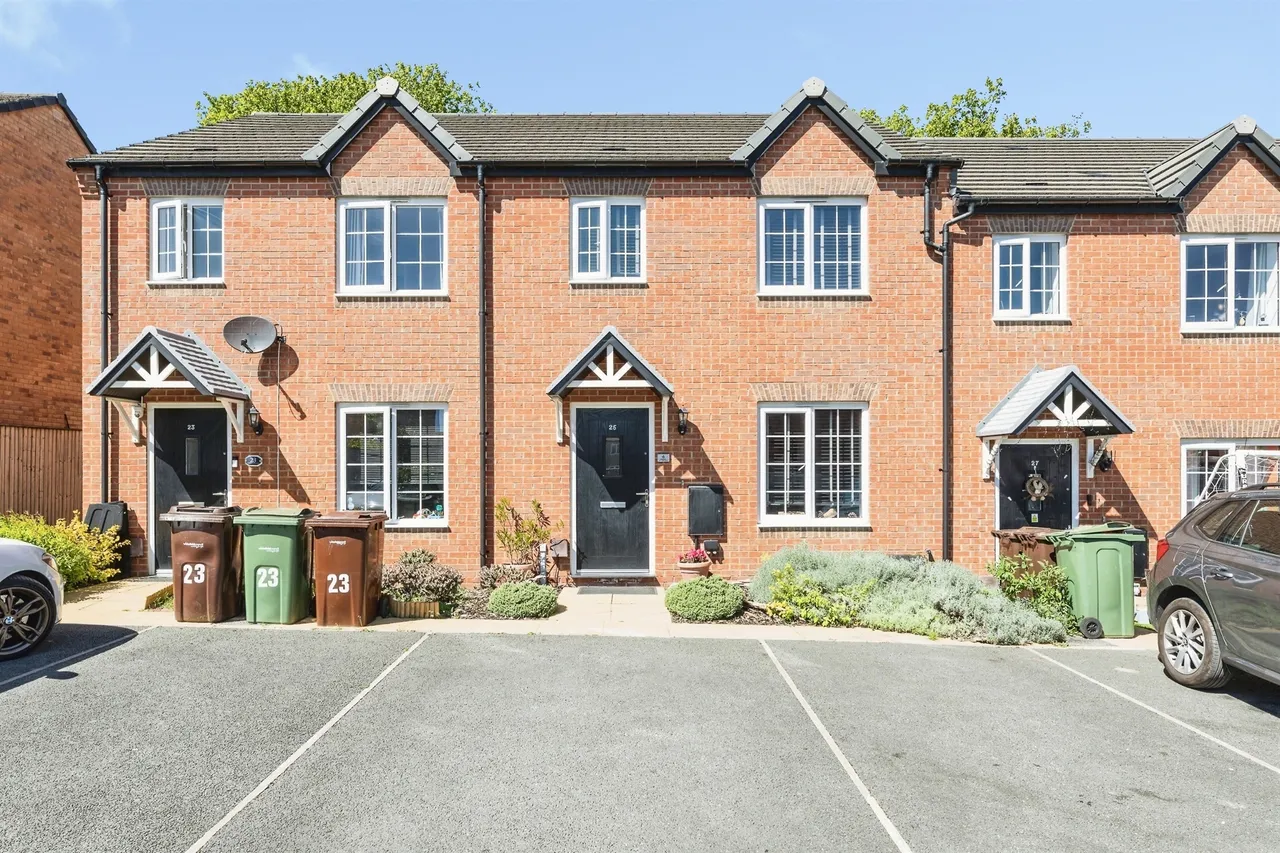 3 bed house for sale — Castle Crescent, Pontefract