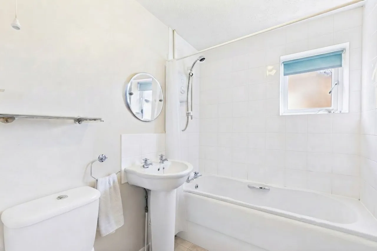 Foxley Court, Bourne, PE10, photo 11