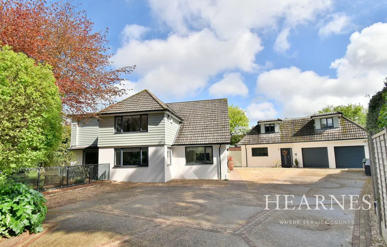 6 bed house for sale, Church Road, BH22