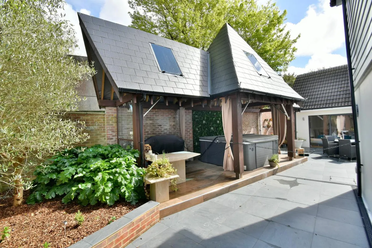 Church Road, BH22, photo 29