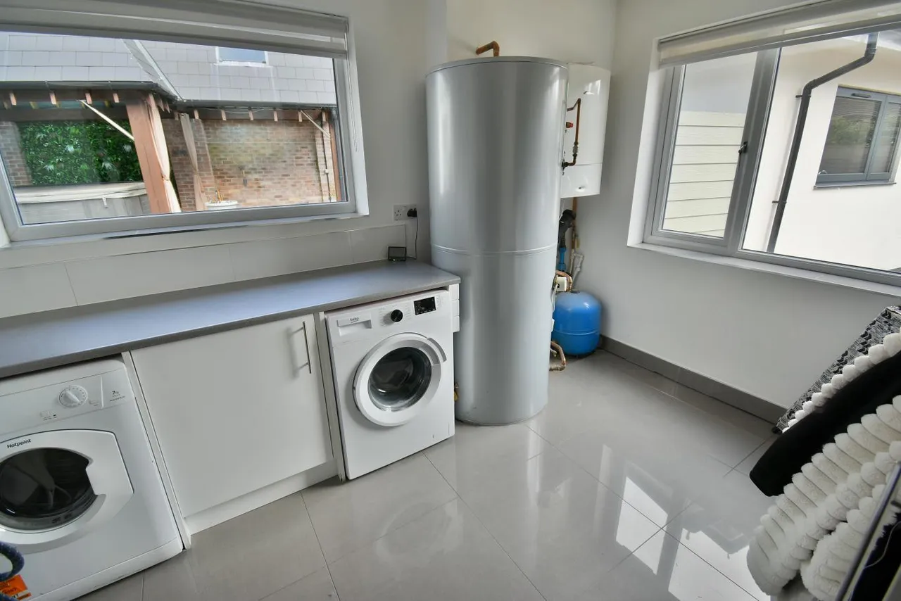 Church Road, BH22, photo 6