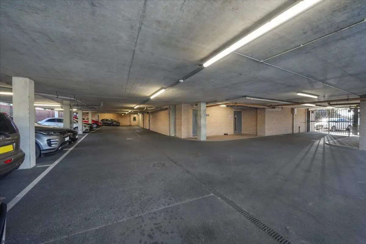 London, NW10, photo 18