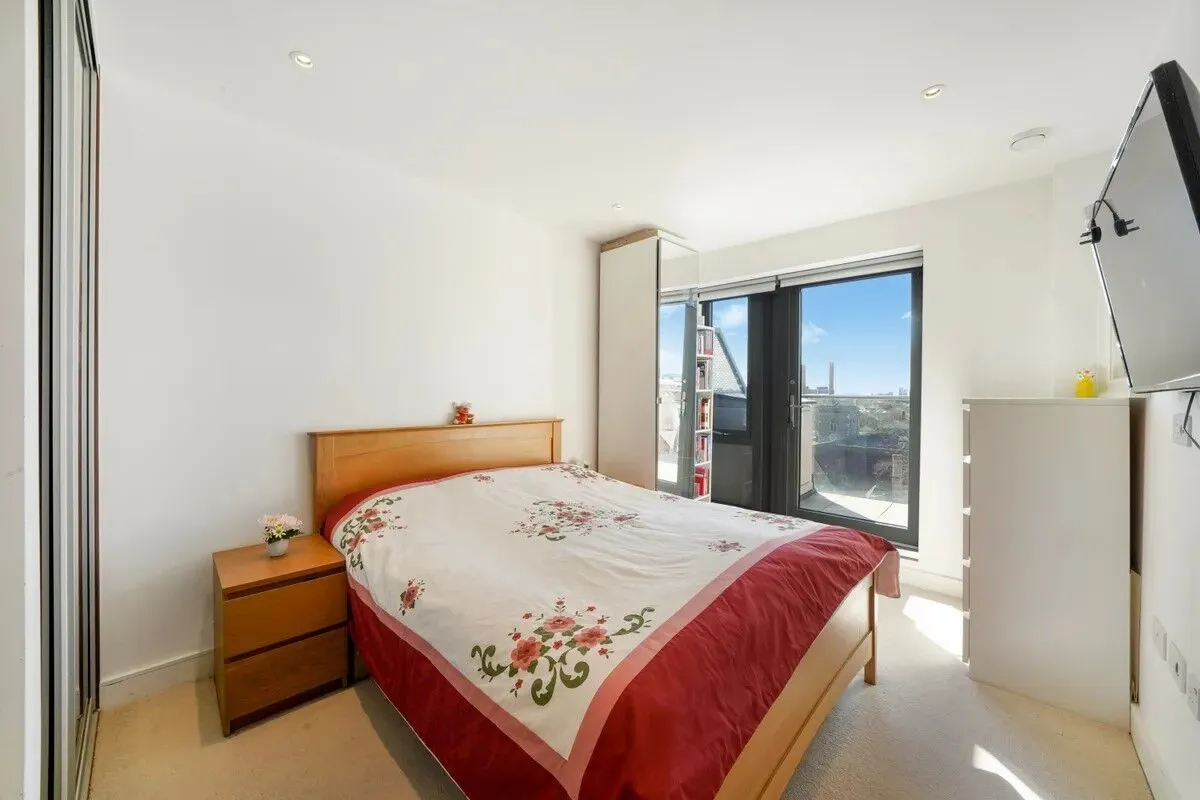 London, NW10, photo 6