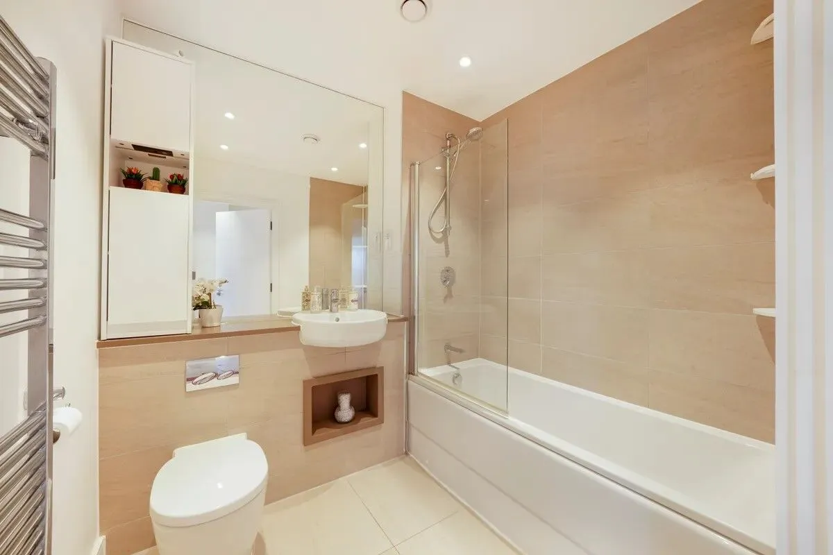 London, NW10, photo 10