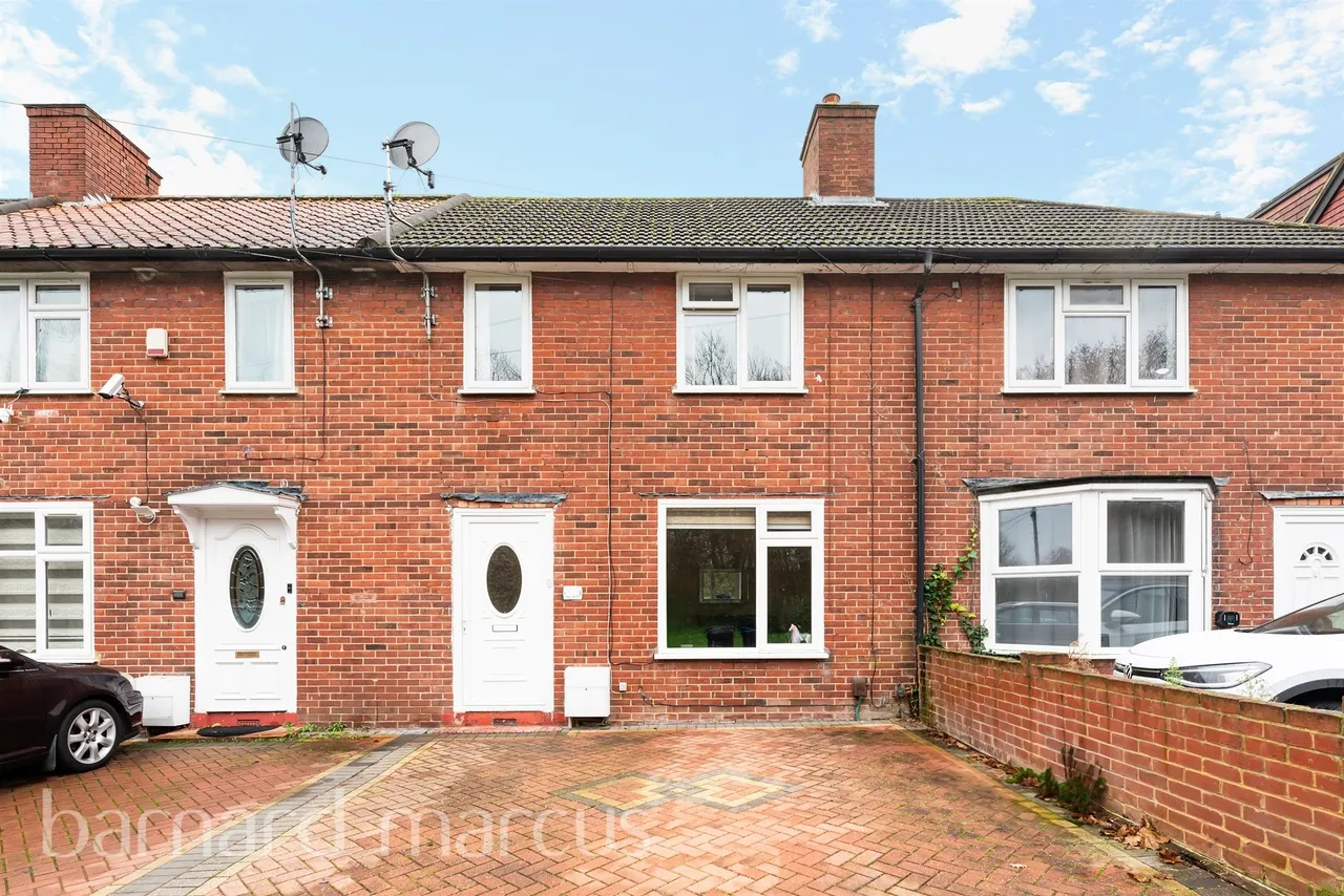4 bed house for sale — Muchelney Road, MORDEN