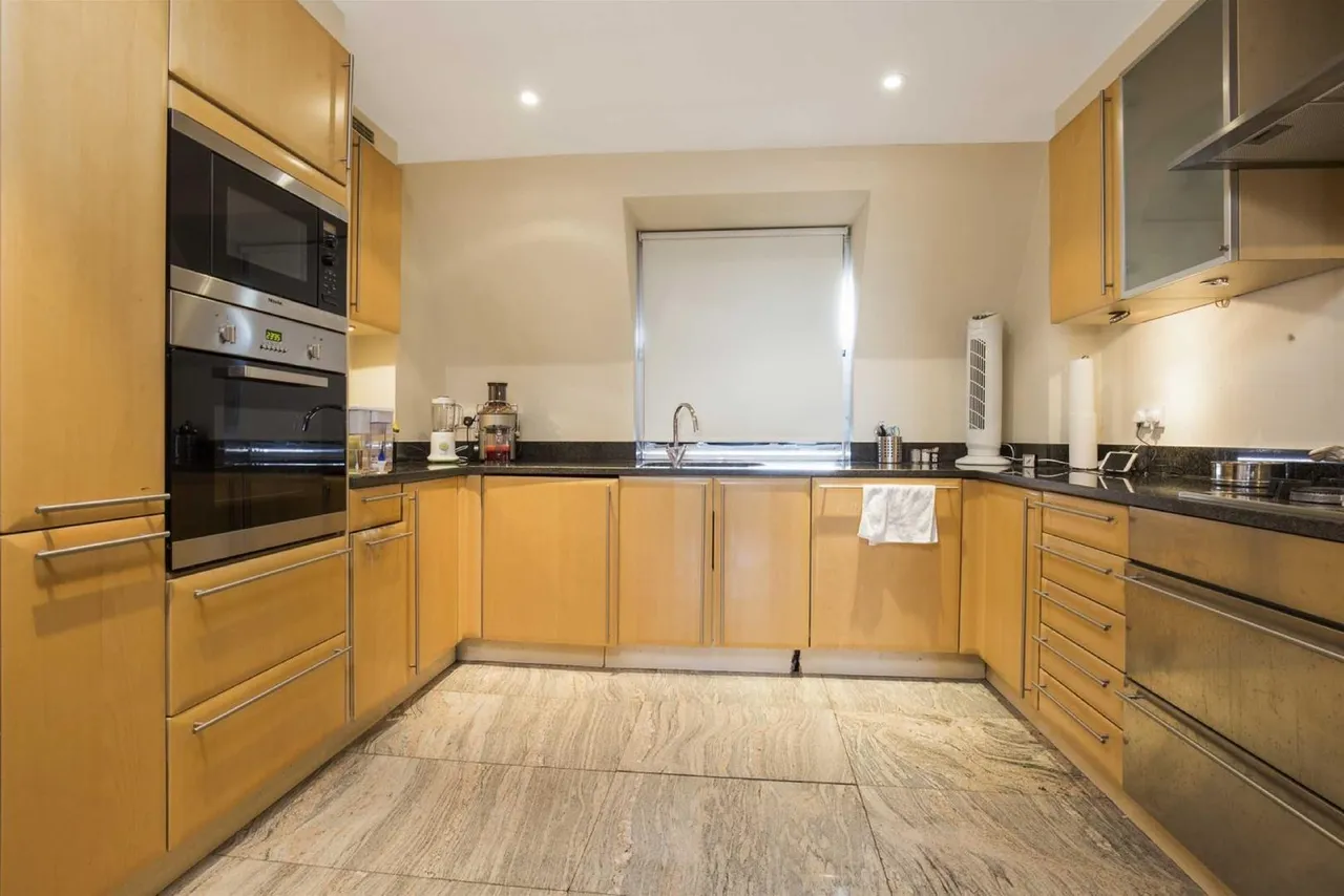 Boydell Court, London, photo 8