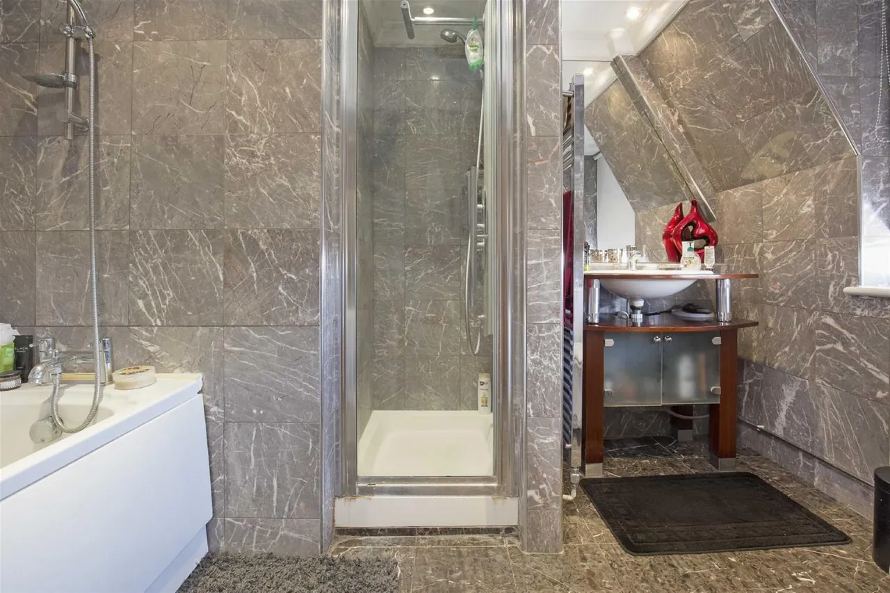 Boydell Court, London, photo 11