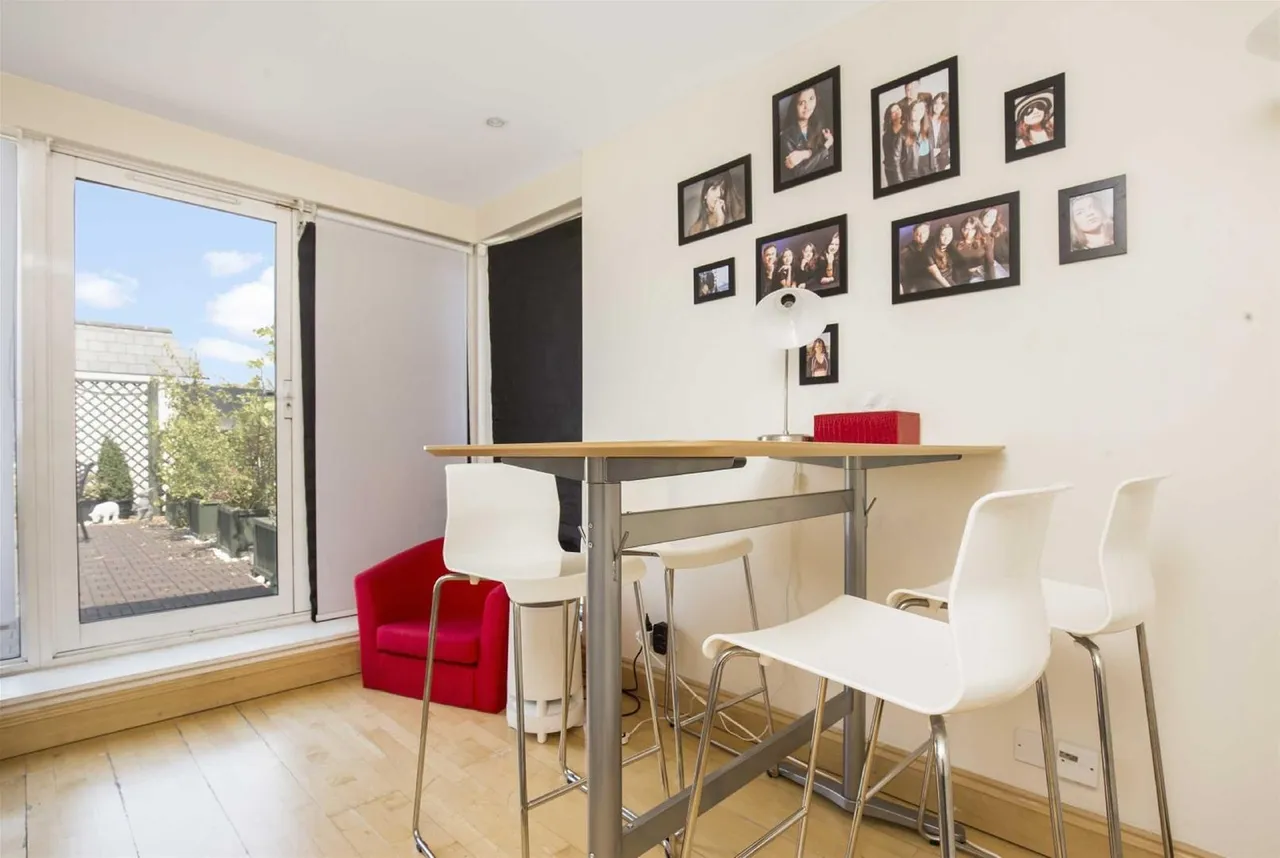 Boydell Court, London, photo 7