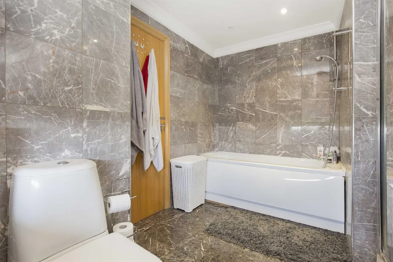 Boydell Court, London, photo 3