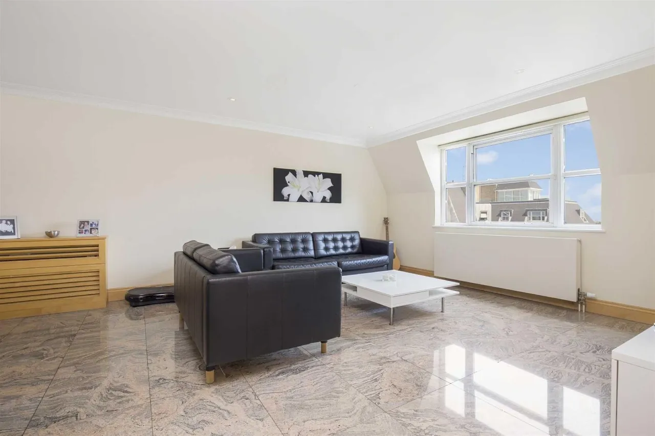 Boydell Court, London, photo 4