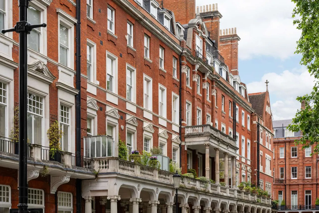 3 bed flat for sale — Cadogan Square, London, SW1X 0JU