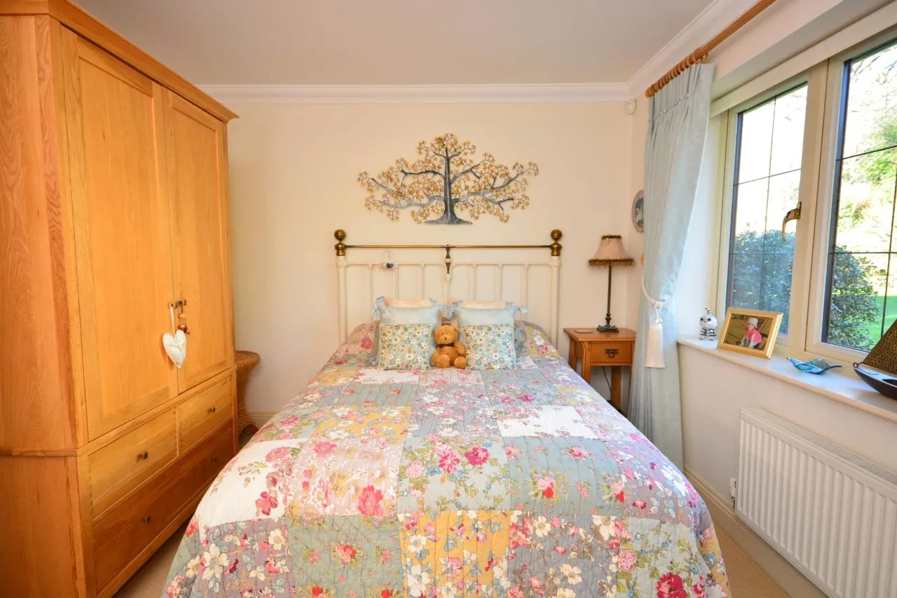 Crampmoor Lane, Crampmoor, Romsey, Hampshire, SO51 9AJ, photo 8