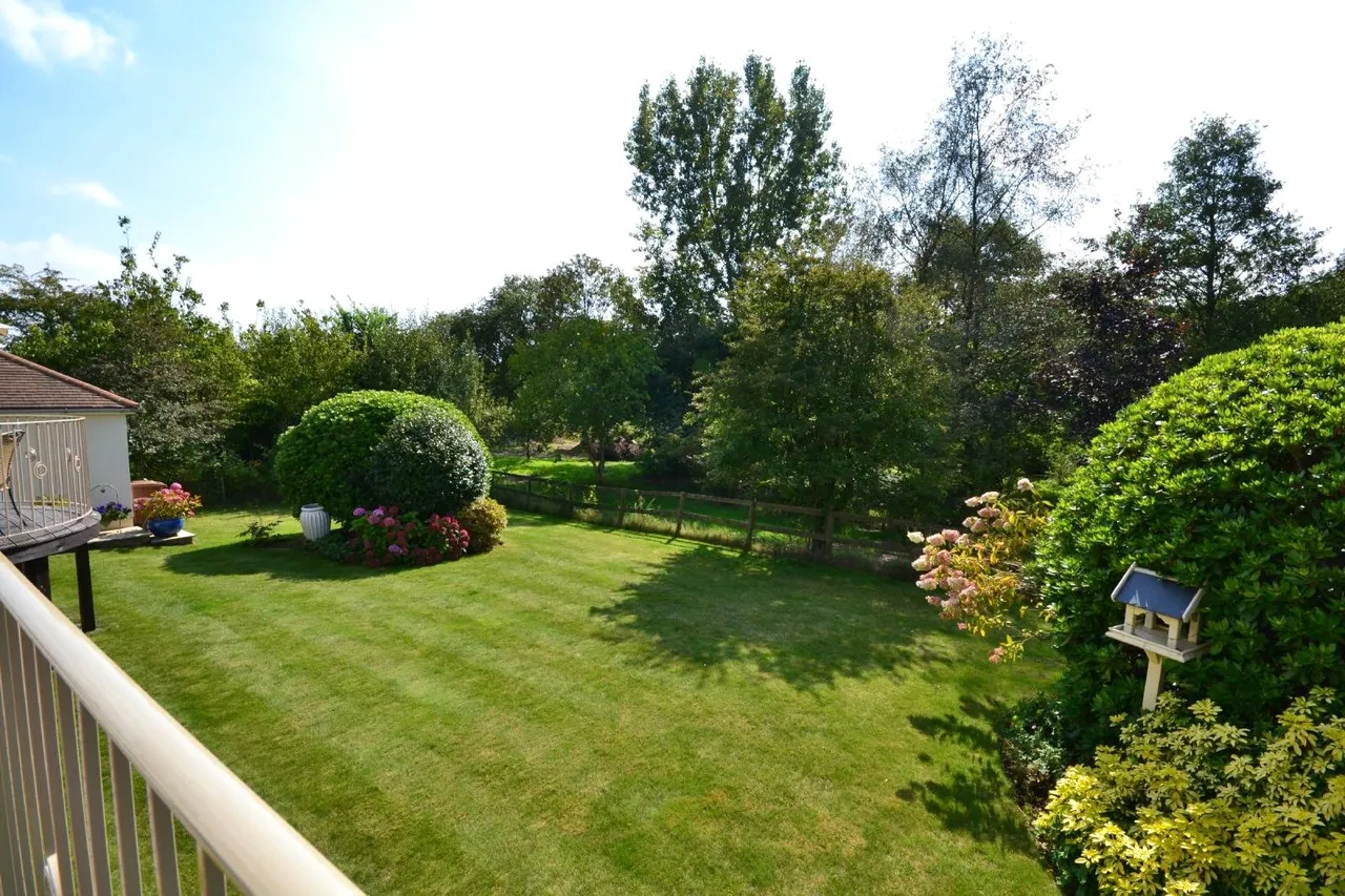 Crampmoor Lane, Crampmoor, Romsey, Hampshire, SO51 9AJ, photo 18
