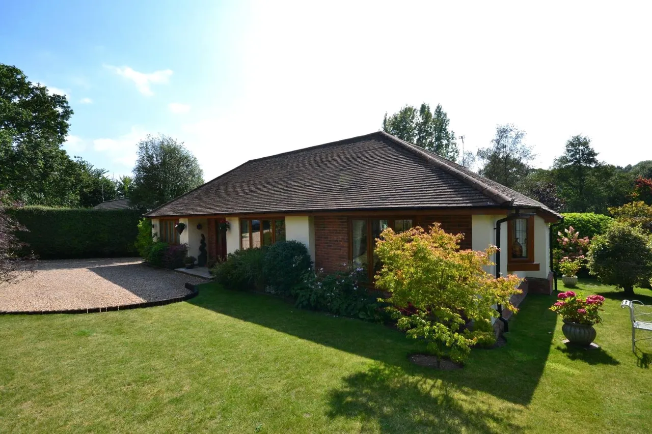 Crampmoor Lane, Crampmoor, Romsey, Hampshire, SO51 9AJ, photo 17