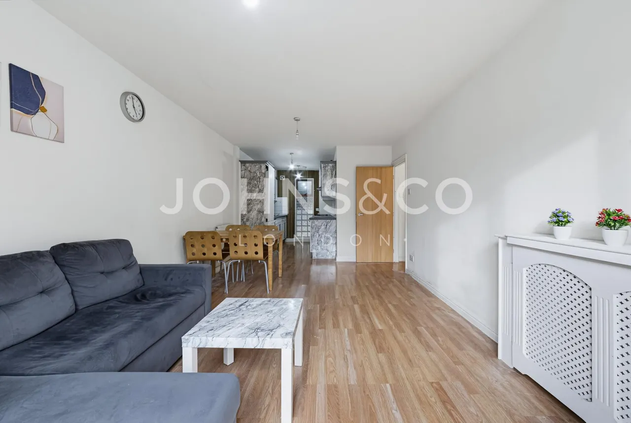 2 bed flat to rent, Ashton Street, London, E14