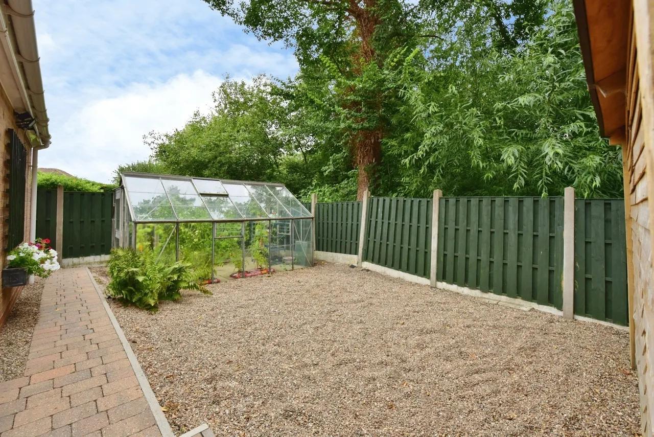 Batesquire, Sothall, Sheffield, S20, photo 30