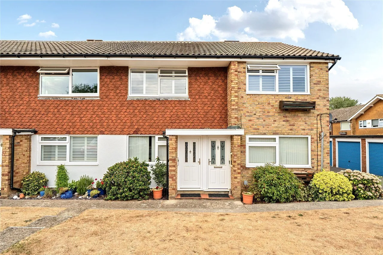 2 bed flat for sale — Ladycroft Way, Farnborough Village, BR6