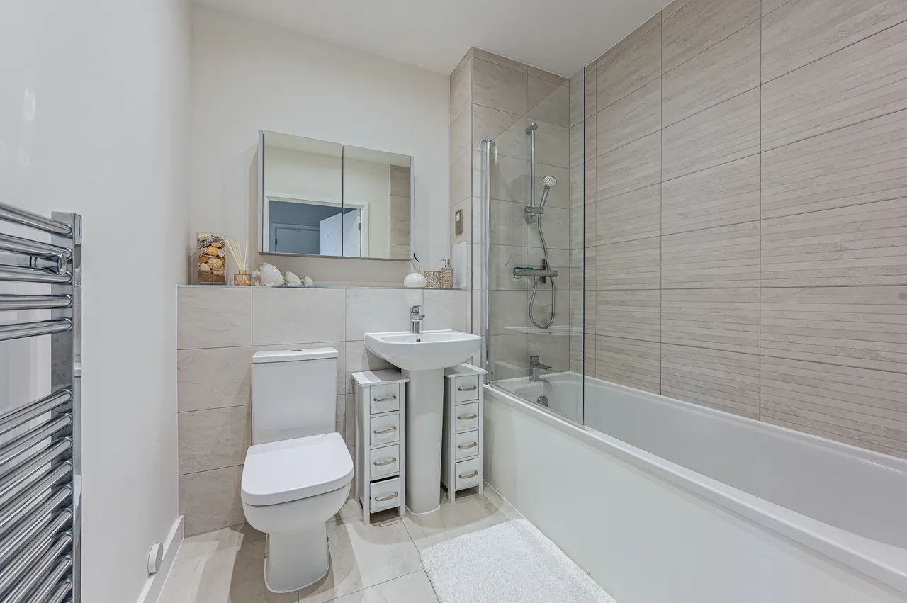 London, SE28, photo 12