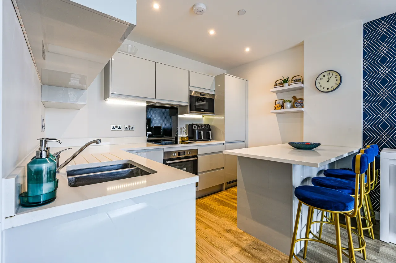 London, SE28, photo 2