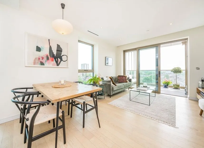1 bed flat for sale — Downs Road, Clapton, E5