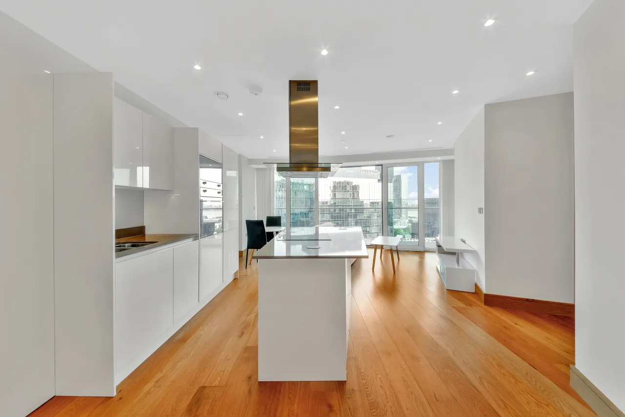 Crossharbour Plaza, Isle Of Dogs, London, E14, photo 4