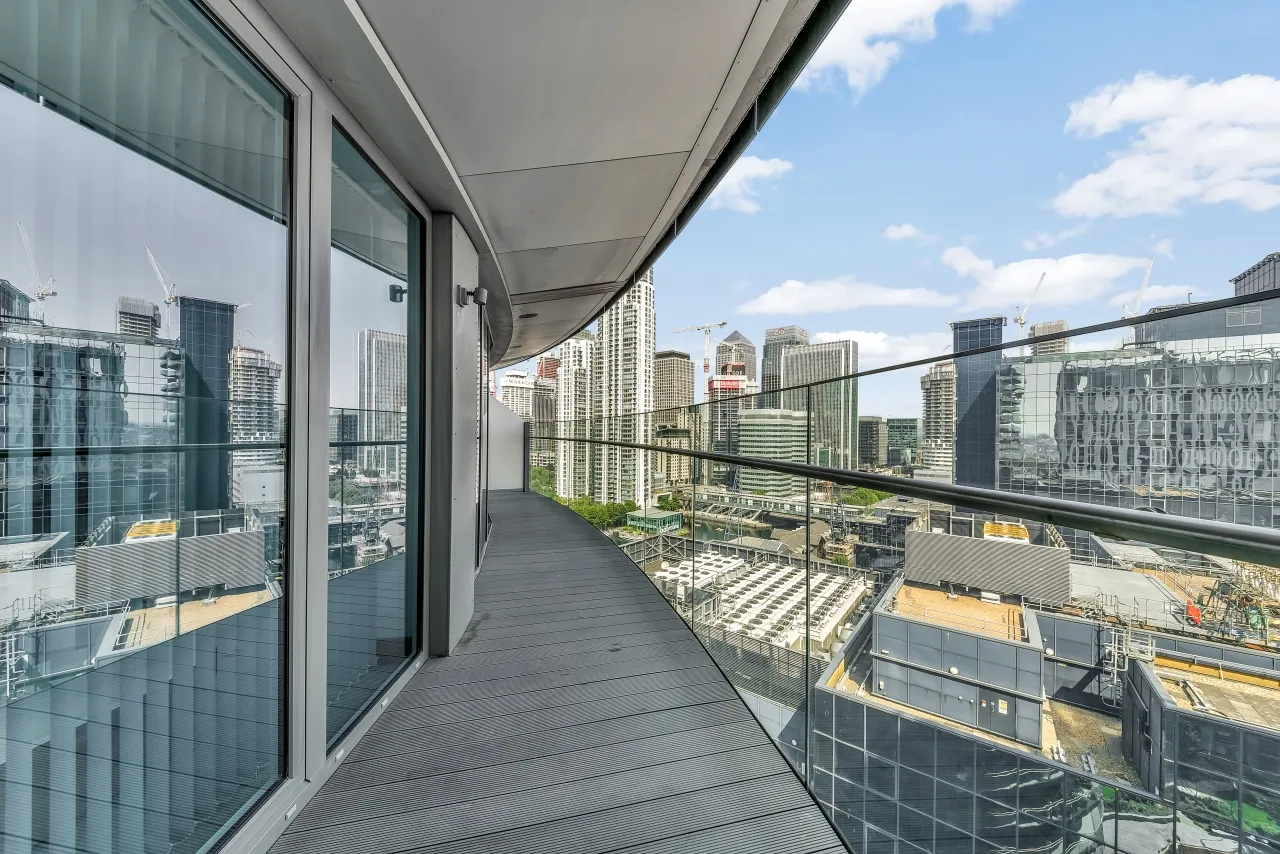 Crossharbour Plaza, Isle Of Dogs, London, E14, photo 8