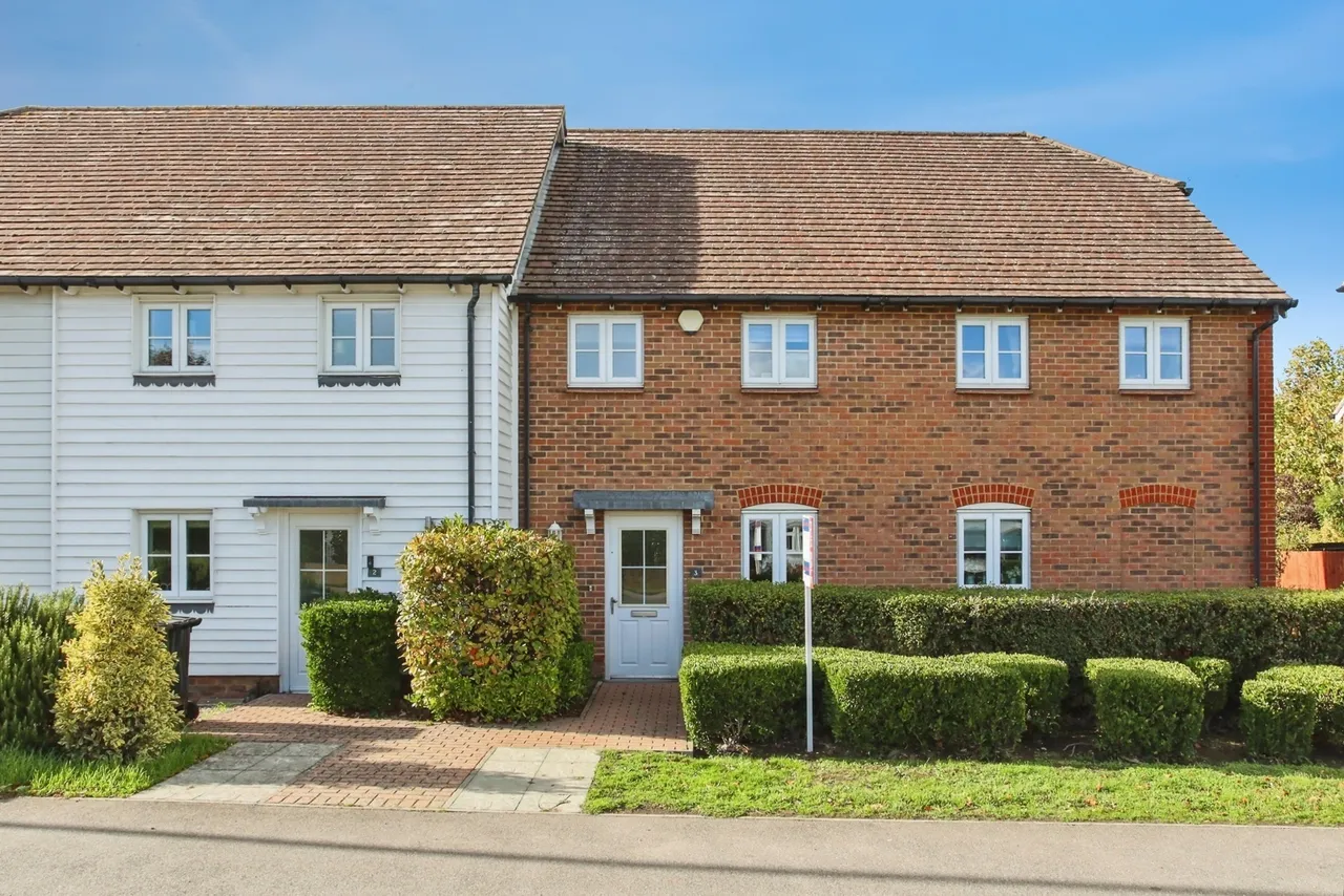 2 bed house for sale, Star Court, Maidstone, ME15