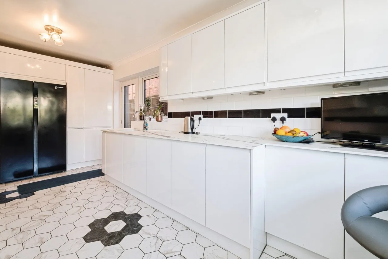 Spring Farm Close, Rainham, RM13, photo 32