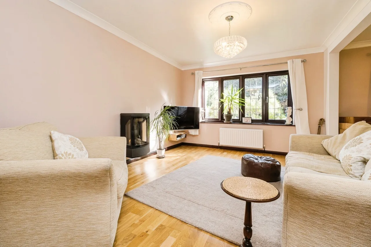 Spring Farm Close, Rainham, RM13, photo 37