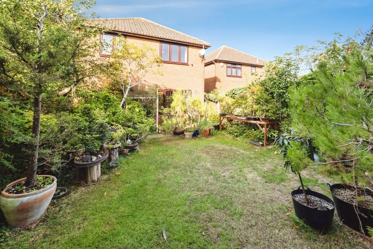 Spring Farm Close, Rainham, RM13, photo 22