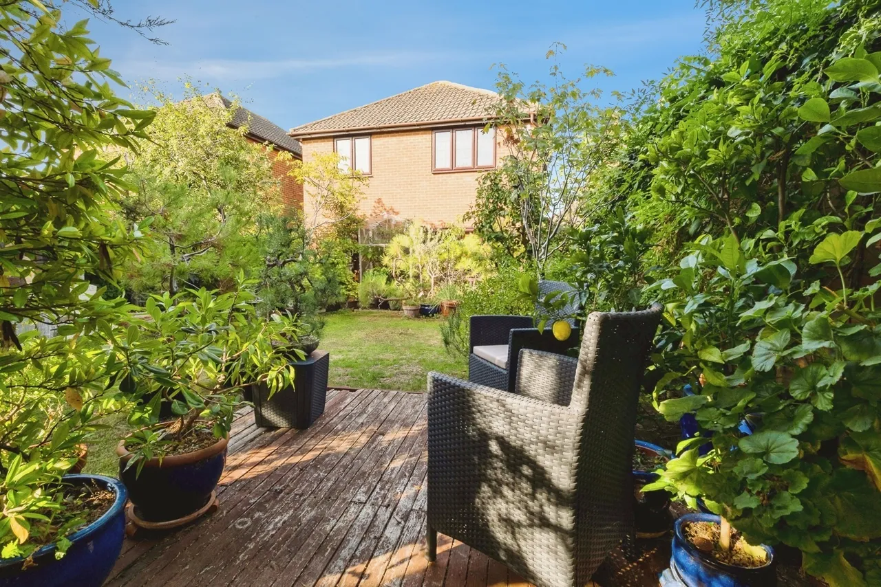 Spring Farm Close, Rainham, RM13, photo 43