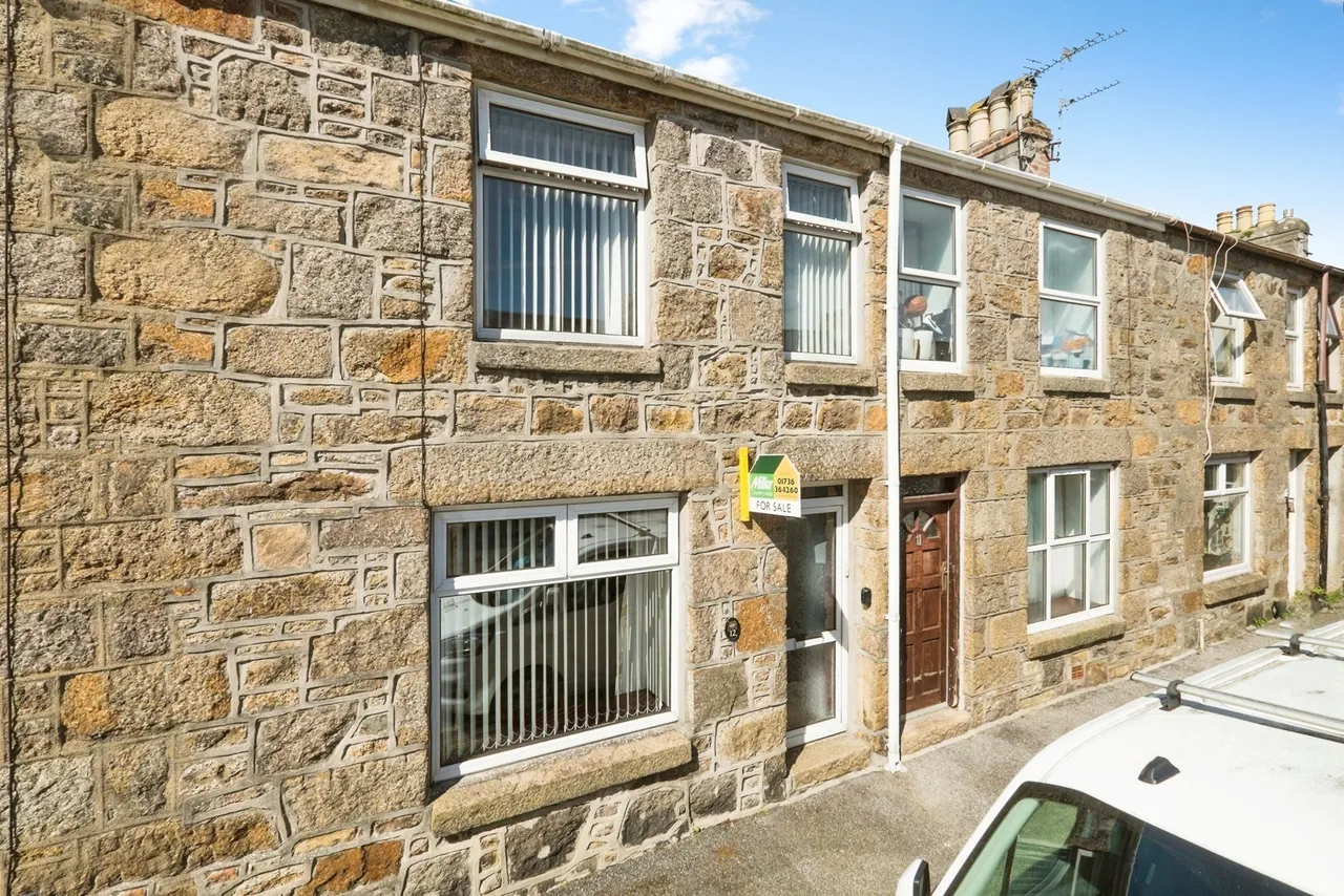2 bed house for sale, St. James Street, Penzance, TR18