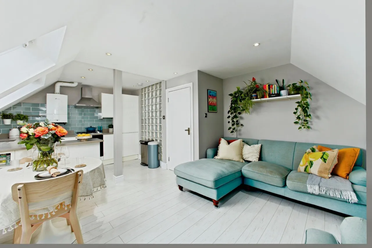 2 bed flat for sale, Hamilton Road, London, SE27
