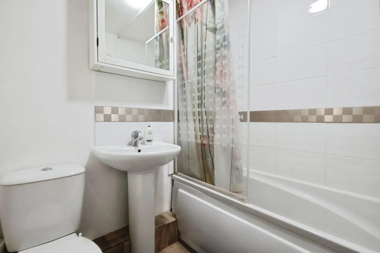 Abbis House, Whinbush Road, photo 9