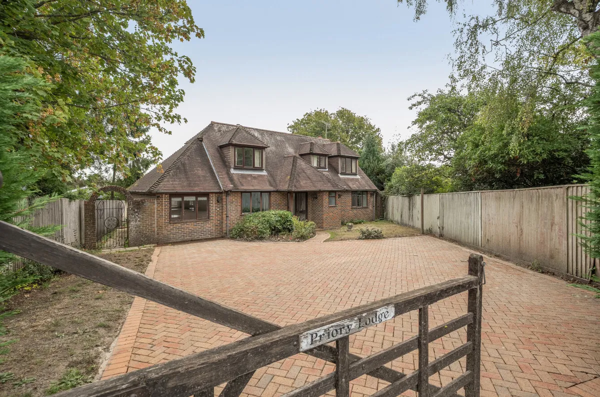 Coldwaltham, RH20, photo 11