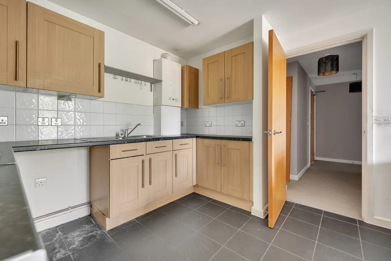 Flat 19 Emma House, 2 Market Link, Romford, RM1 1XJ, photo 4