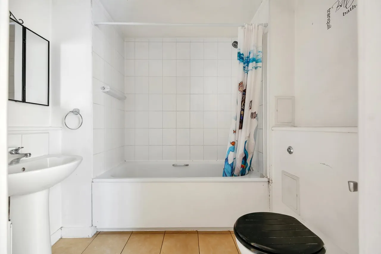 Flat 19 Emma House, 2 Market Link, Romford, RM1 1XJ, photo 6