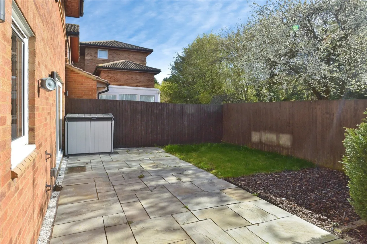 Bradwell Common Boulevard, Bradwell Common, Milton Keynes, Buckinghamshire, MK13, photo 12