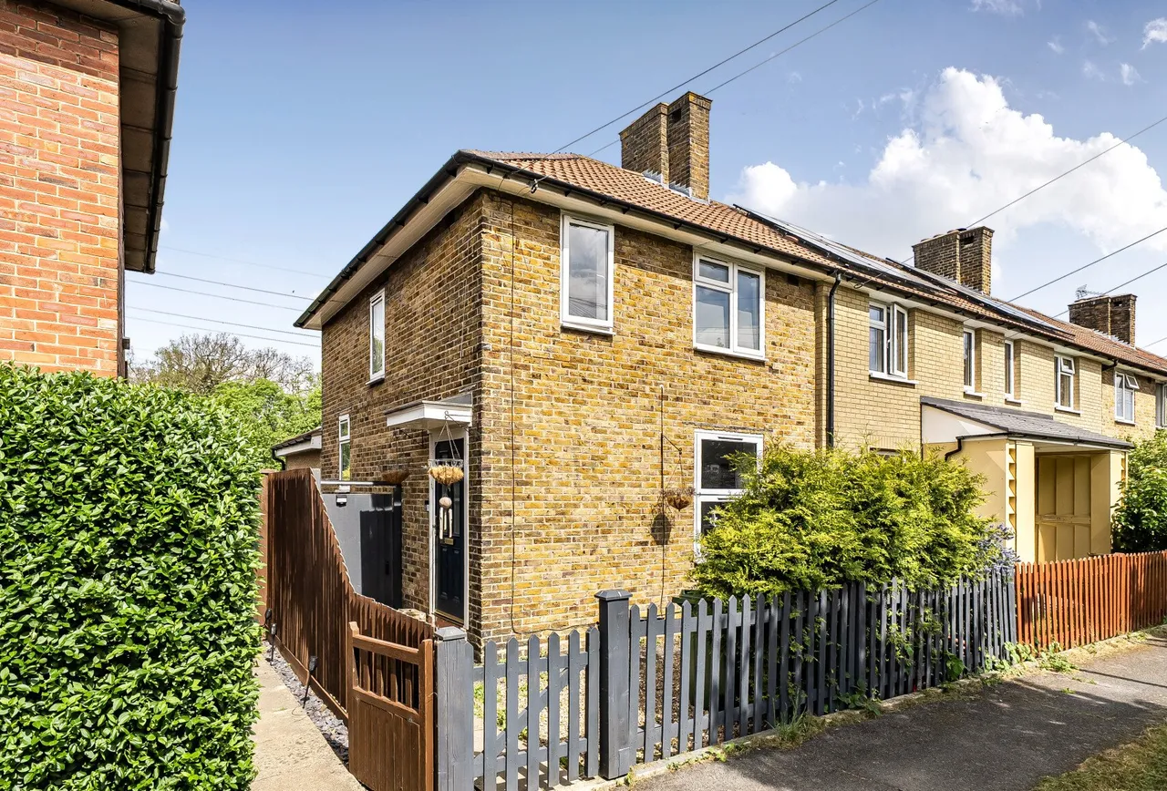 3 bed house for sale — Shaftesbury Road, Carshalton, SM5 1HJ