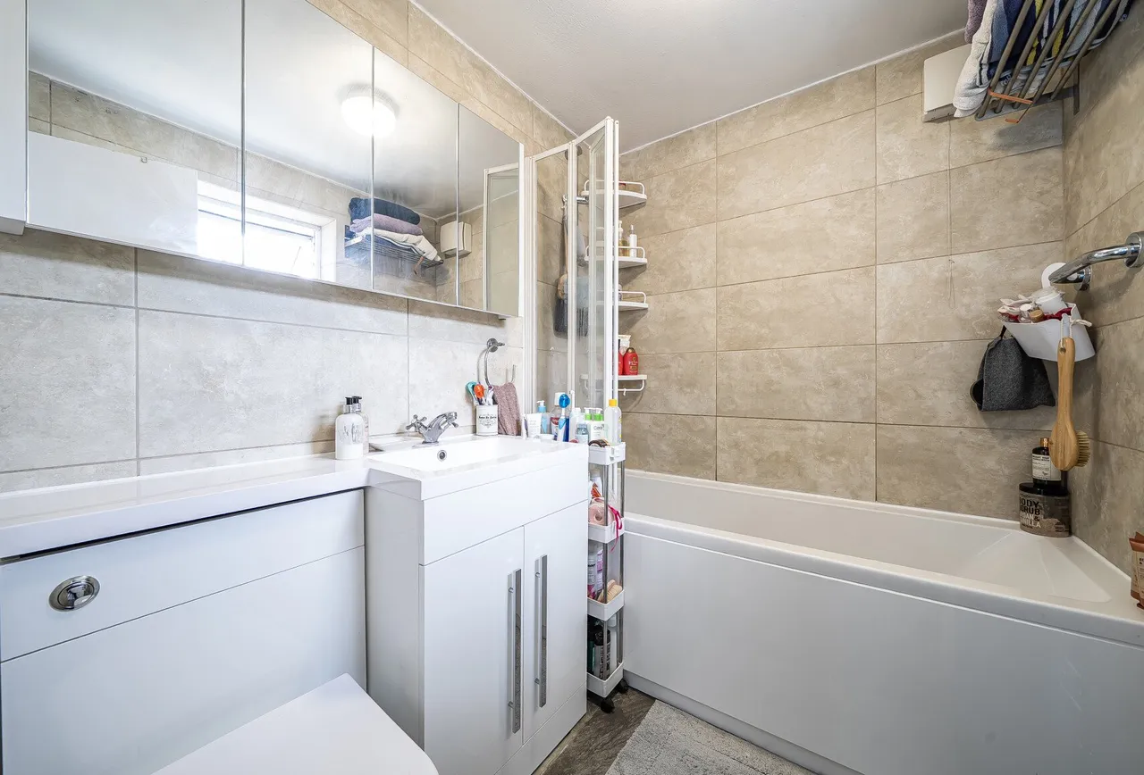 Shaftesbury Road, Carshalton, SM5 1HJ, photo 5