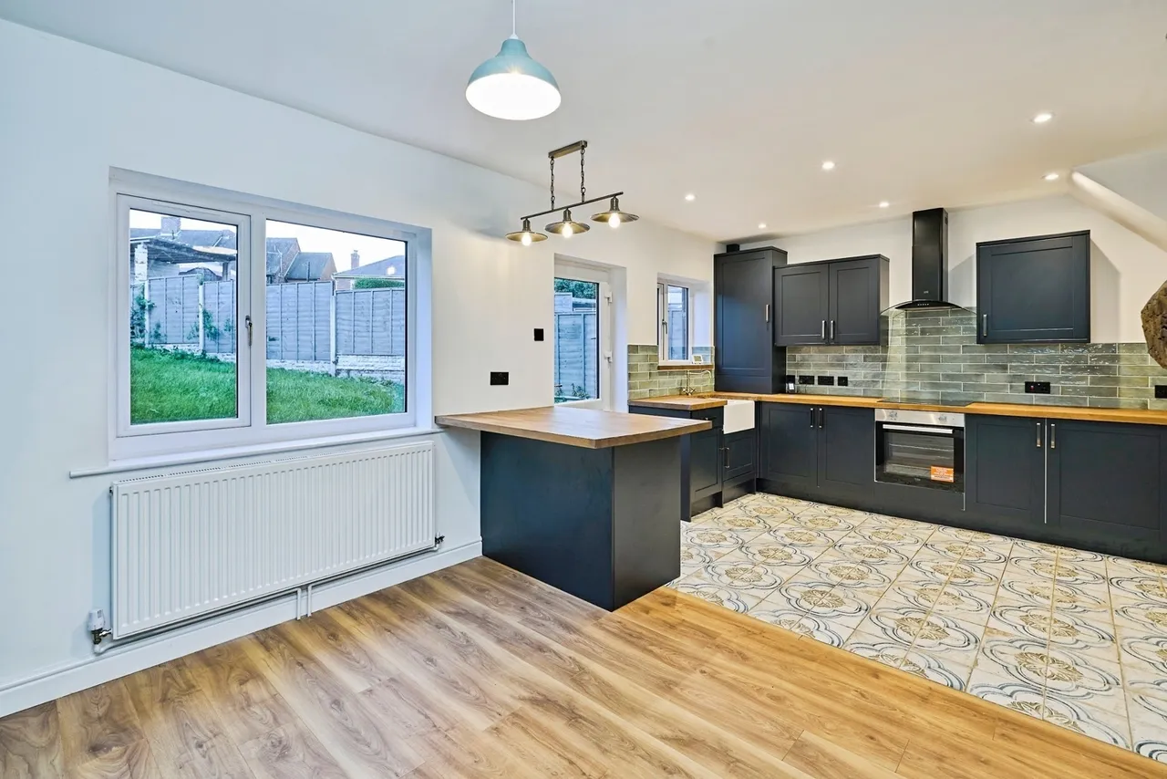 King George Crescent, Walsall, WS4, photo 2