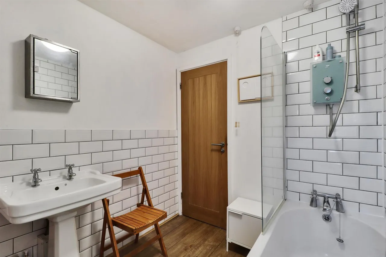 Home Farm Close, Leigh, photo 12