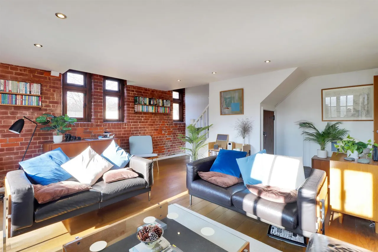 Home Farm Close, Leigh, photo 3