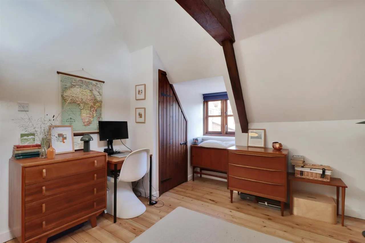 Home Farm Close, Leigh, photo 9