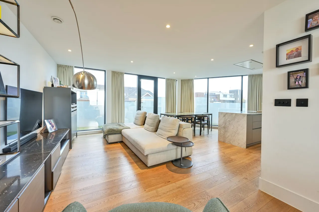 2 bed flat for sale — Flat 5, 408 Upper Richmond Road, London