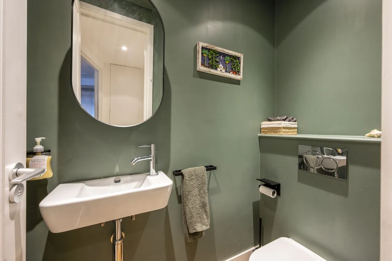 Flat 5, 408 Upper Richmond Road, London, photo 9